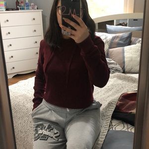 Maroon cropped hoodie 😍